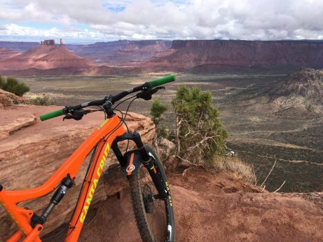 riding Porcupine Rim: Moab, UT
